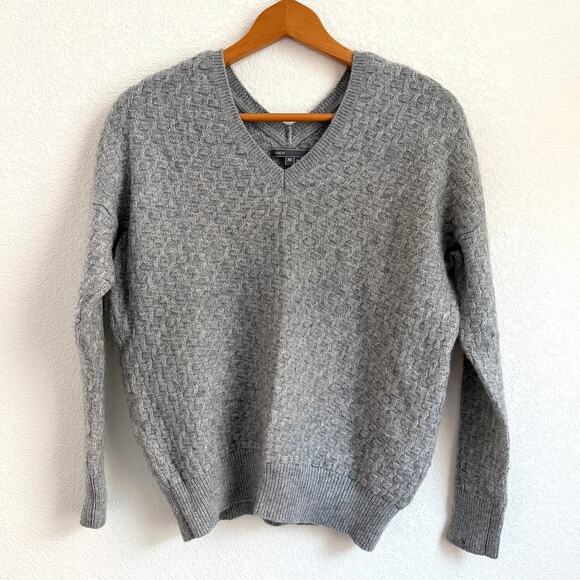 Vince Women’s XS Gray Wool Cashmere Textured Basketweave V-Neck Pullover Sweater - Picture 1 of 9